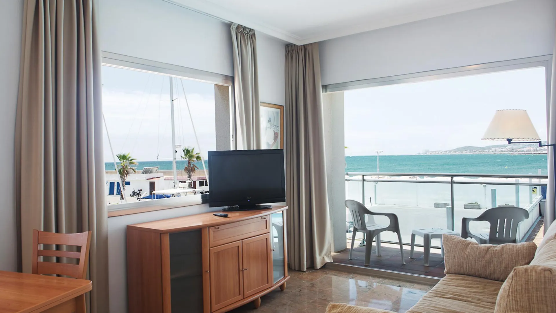 Hotel Port Sitges 4*,